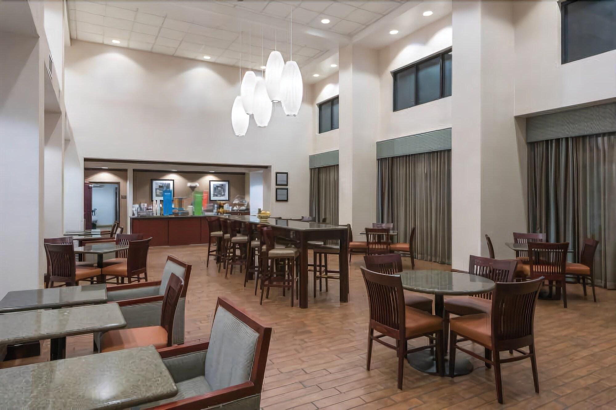 Hampton Inn & Suites By Hilton Syracuse Dewitt East Syracuse Bagian luar foto